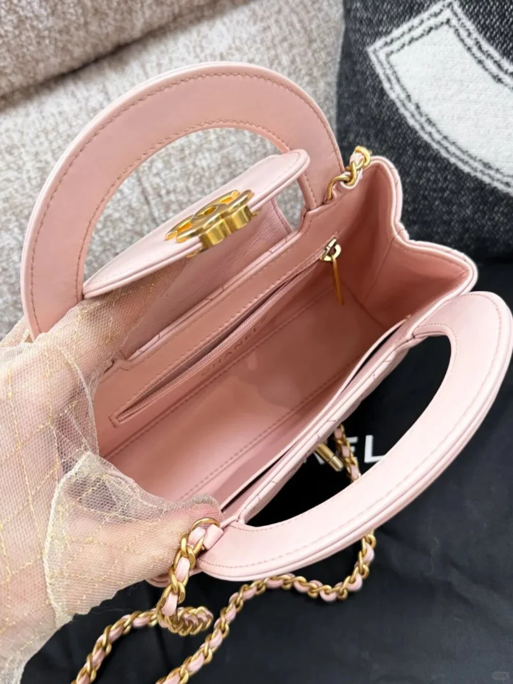 Classic CHANEL Bags: A Stylish and Versatile Choice for Elegance